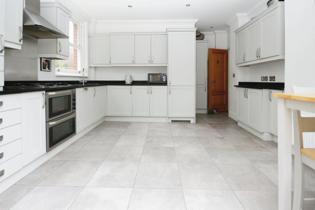 Talbot Avenue, TALBOT WOODS, BH3 photo 4