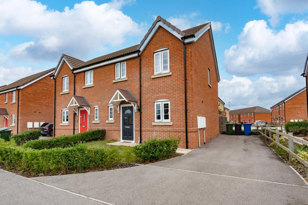 3-bed semi-detached on Curlew Road, Boston, PE21, £105,000