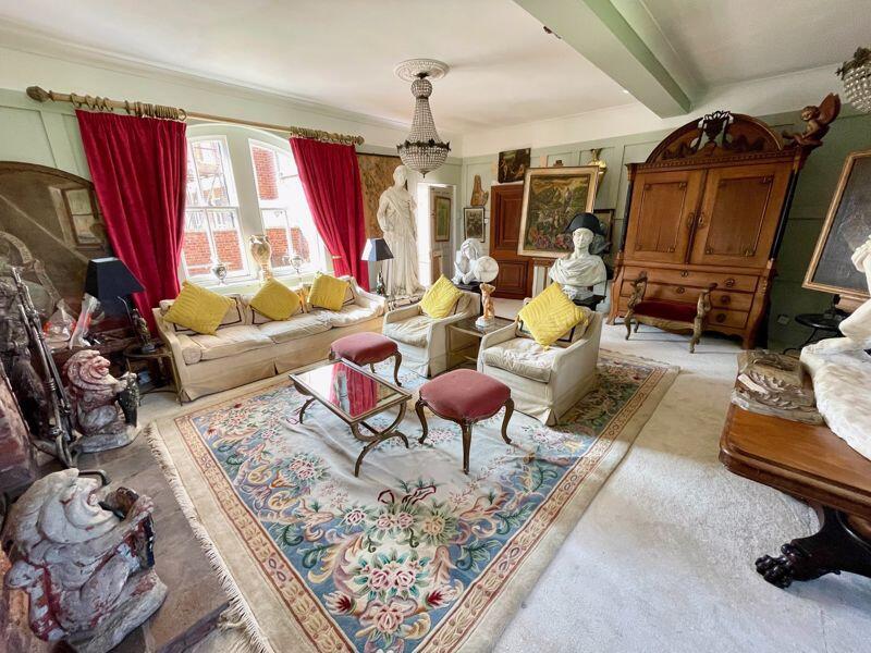 Apartment in Wrexham, Marchwiel - View 2