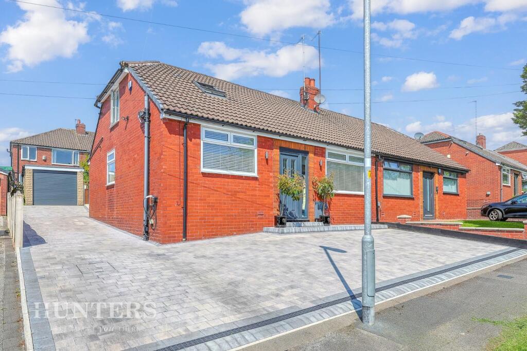 Main image of property: Fieldsway, Garden Suburbs,  Oldham