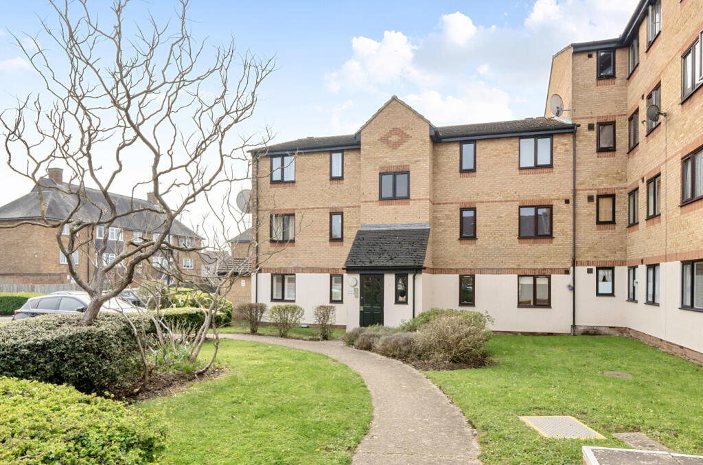 Main image of property: Linwood Crescent, Enfield, EN1