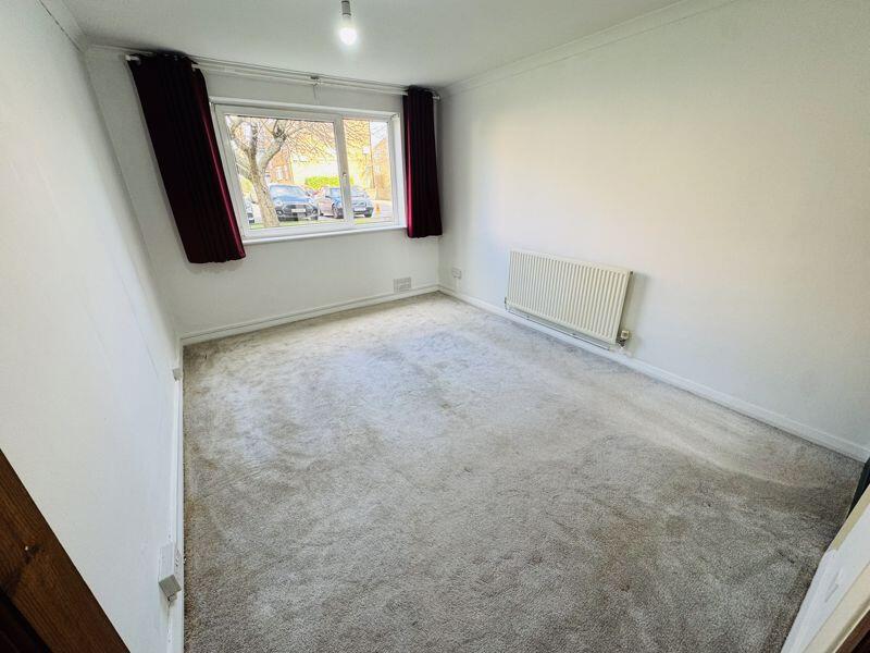 Apartment in Southall - View 5
