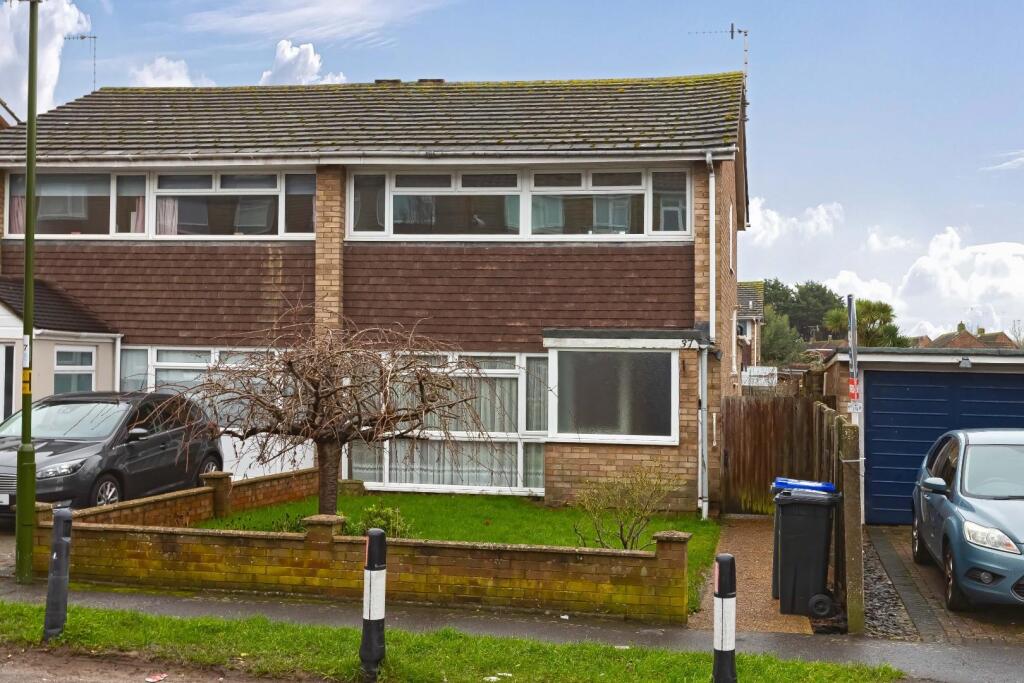 3-bed terraced on Bowness Avenue, Sompting, Lancing, £325,000