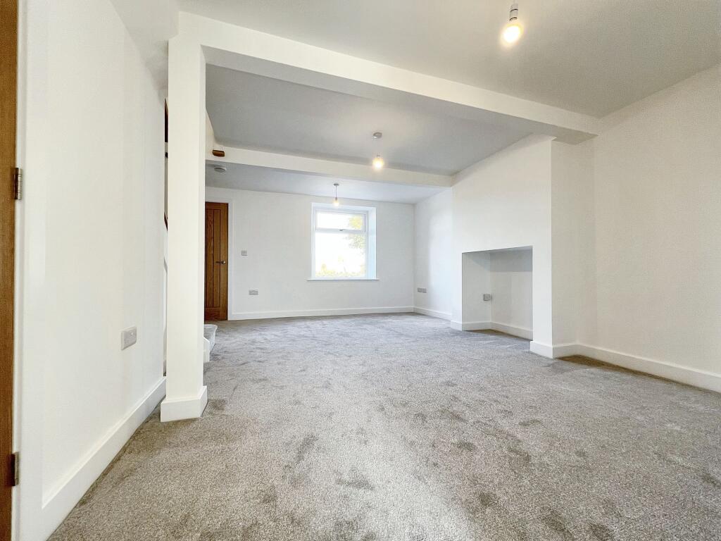 Wakefield Road, Lepton, HD8 photo 5