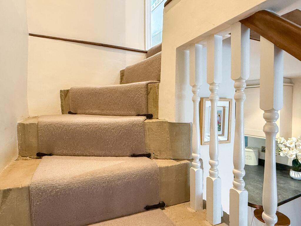 House in Kirklees, Magdale, Holme Valley - More