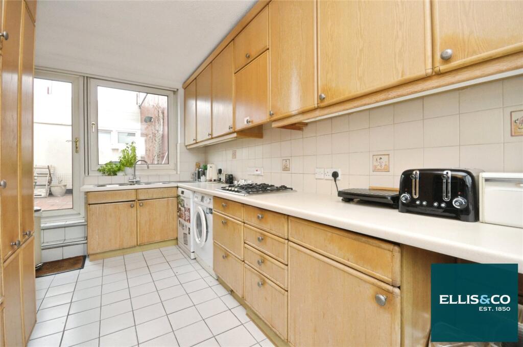 Apartment in London - More