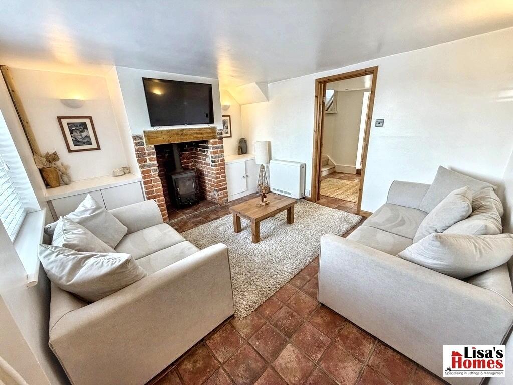 Main image of property: 3 Royal Row, Hulver