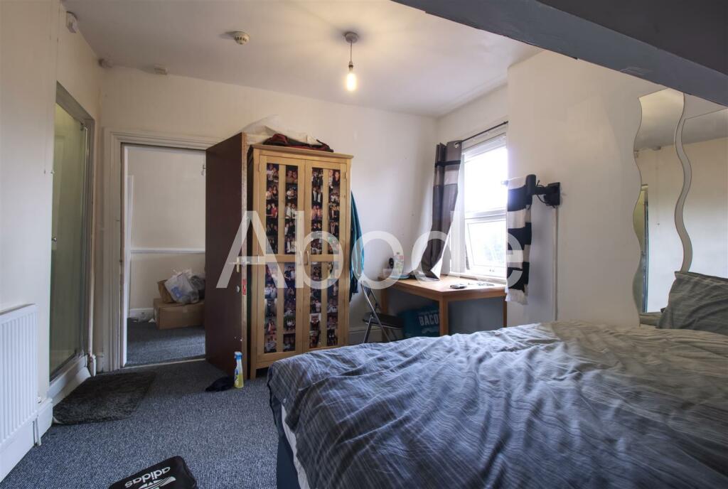 8 bedroom house for rent