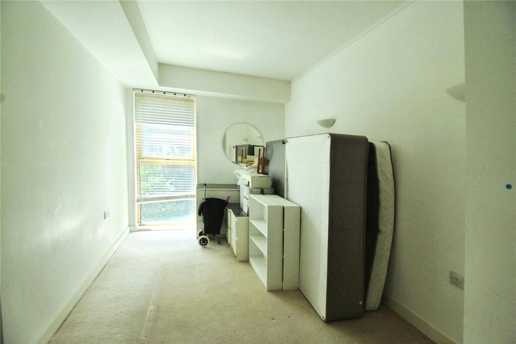 Apartment in Brighton, Round Hill - More