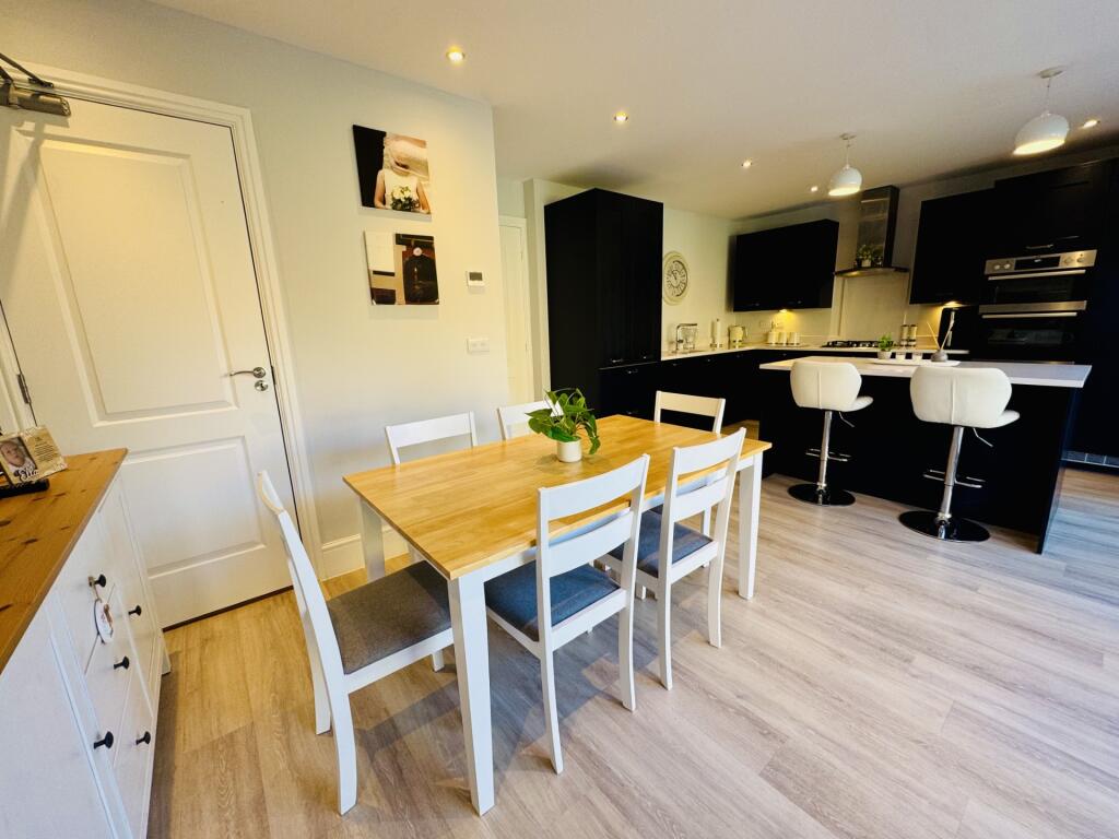 House in Basingstoke and Deane, Little Basing, Riverdene - View 4