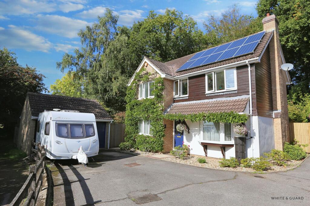 4-bed detached on Mitre Copse, Bishopstoke, SO50, £575,000
