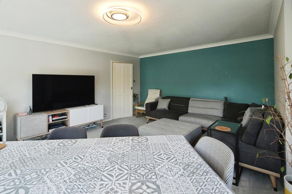 Apartment in Hove, Brunswick - View 5