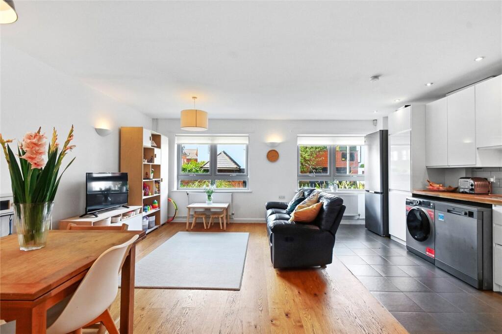 Main image of property: Underhill Road, London, SE22