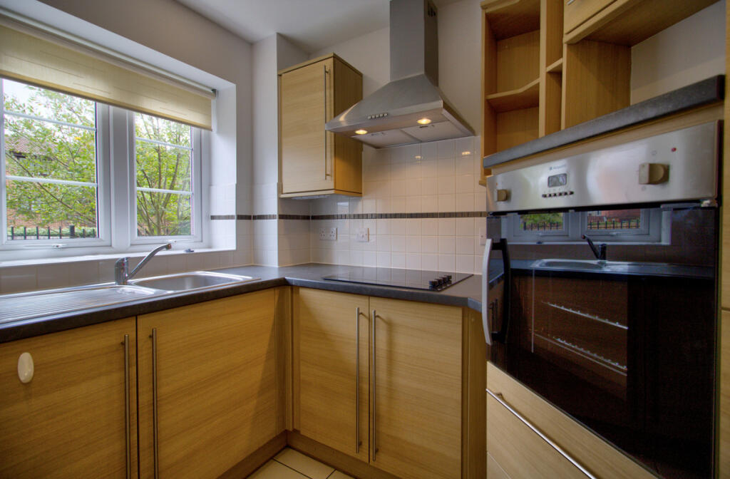 Apartment in Redhill - View 4