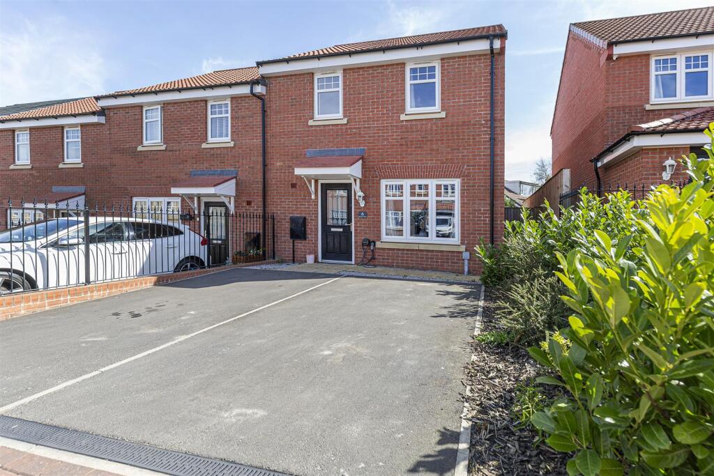 3-bed house on 21 Francis View, £89,250