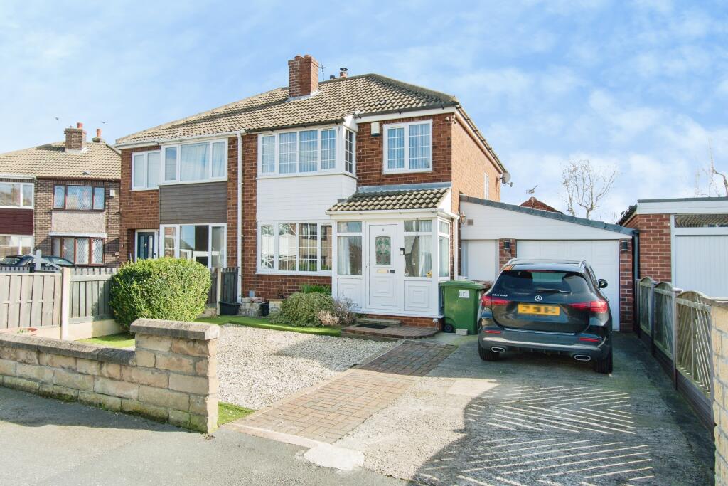 Main image of property: Lynwood Close, Streethouse, Pontefract, WF7