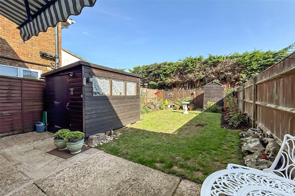 Toddington Lane, Littlehampton photo 2