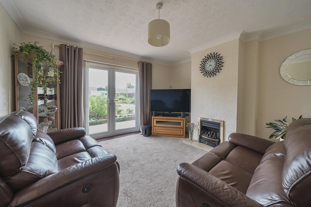 Meadway, Colney Heath, St. Albans photo 3
