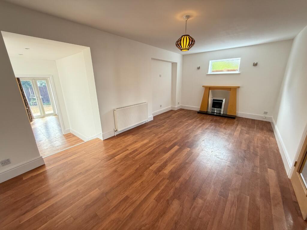 House in Dunstable, Central Bedfordshire - View 3