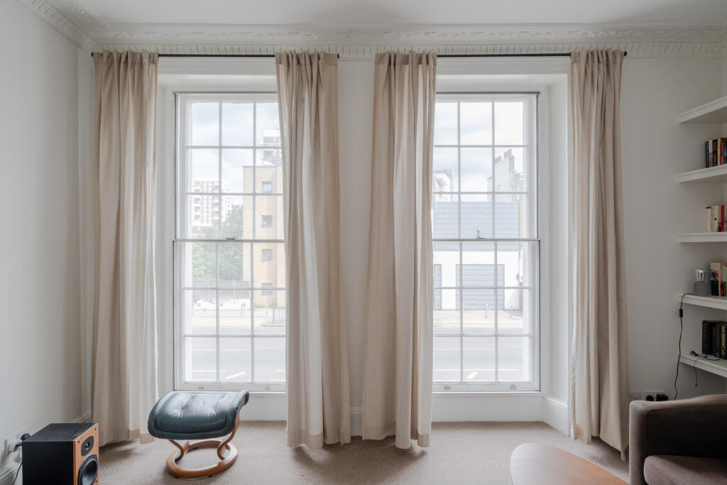 Main image of property: Commercial Road, London, E14