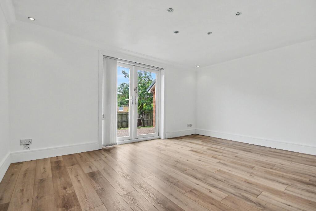 Main image of property: Swallow Crescent, Inverclyde, Inverkip, PA16