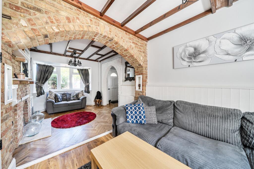 House in Slough, Windsor and Maidenhead - View 4