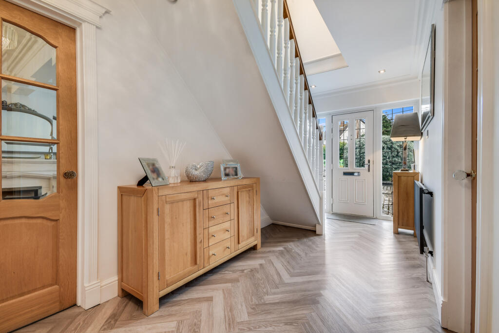 House in Chelmsford, Sandon - More