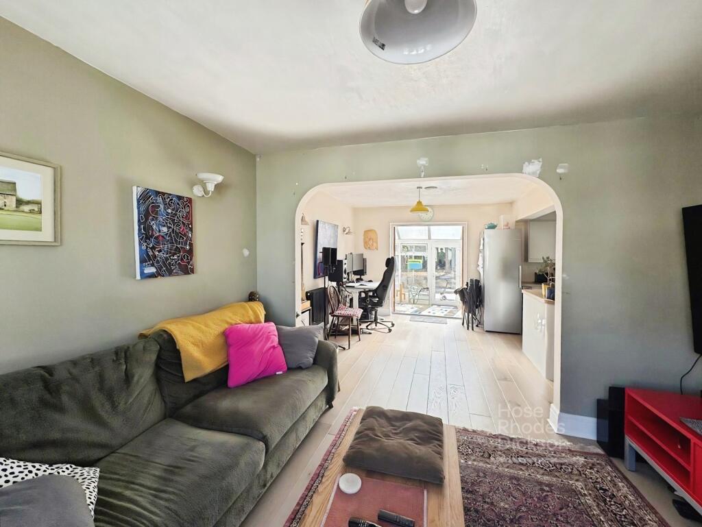 House in Newport, Hunny Hill - More