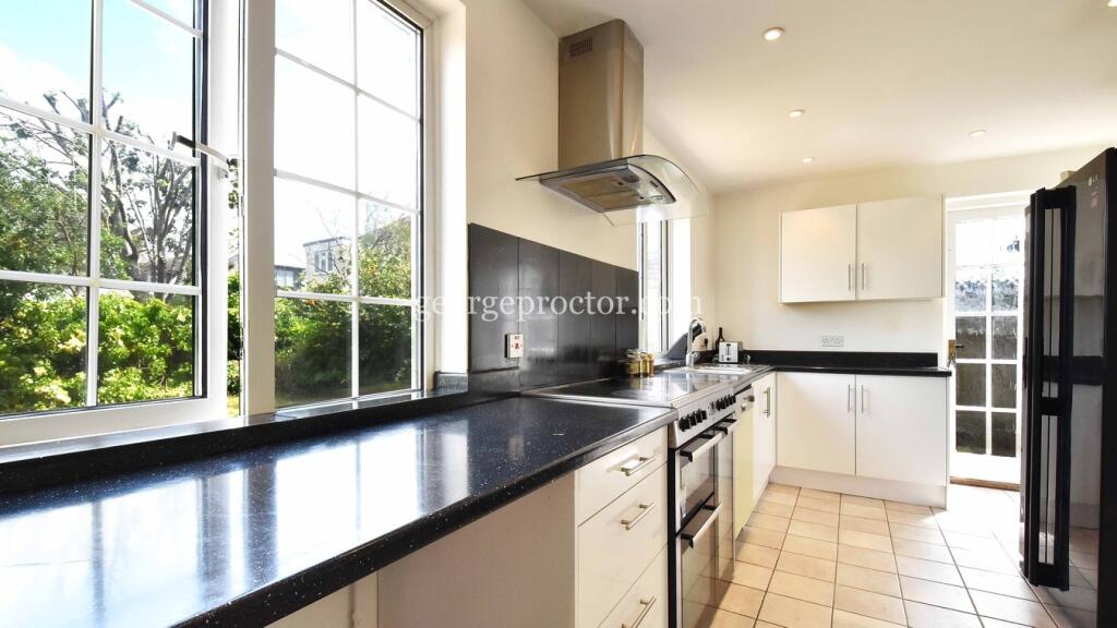 Sunningdale Road, Bickley, BR1 photo 4