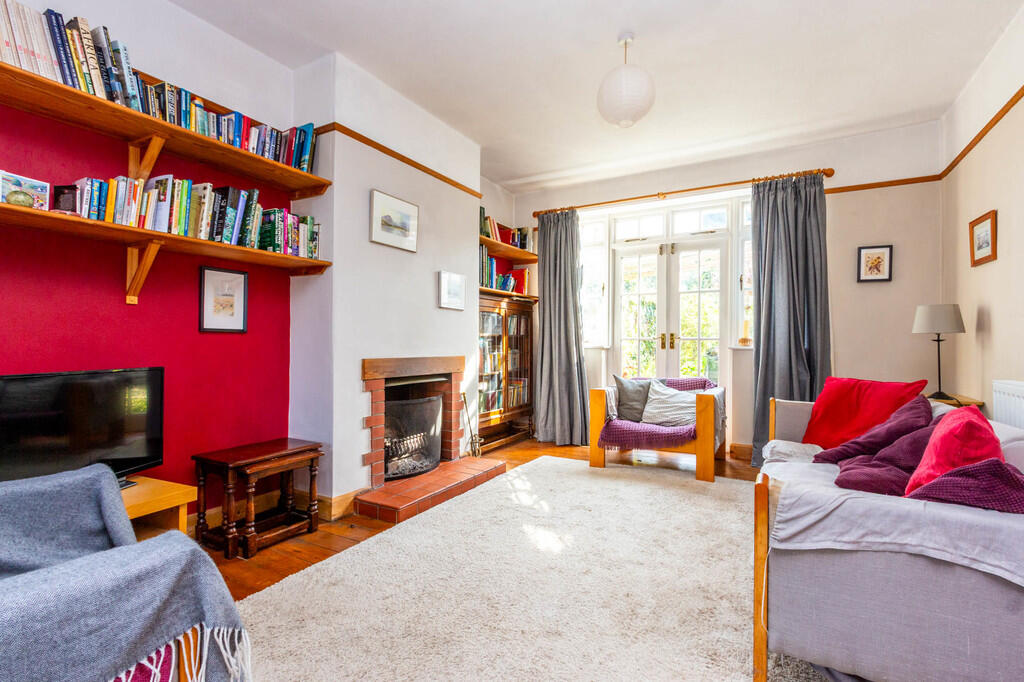 House in Rushden, North Northamptonshire - More