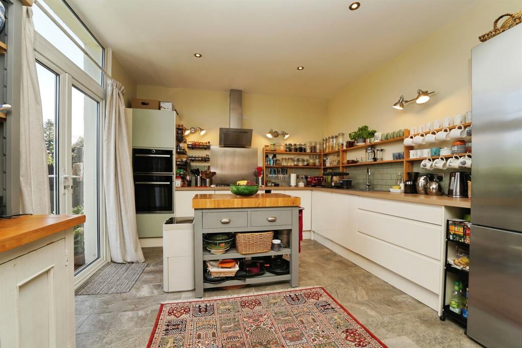 House in Malvern, Link Top - View 4
