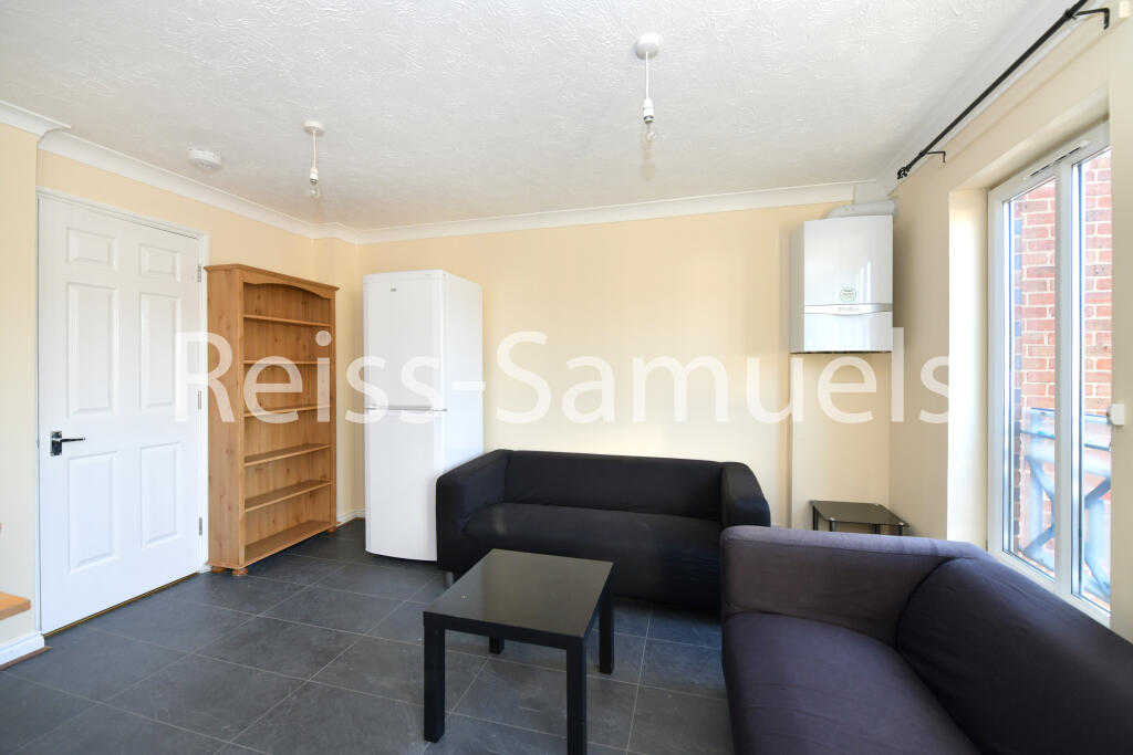 5 bedroom town house for rent