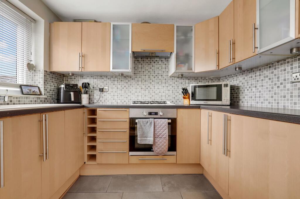 House in Gedling, Nottinghamshire - View 5