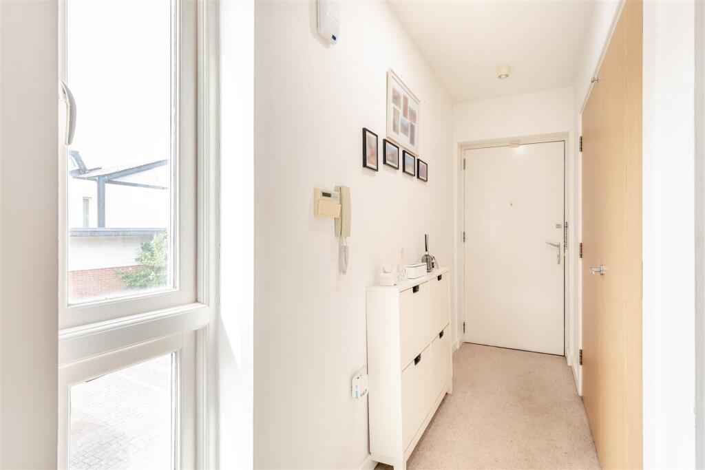 Apartment in Maidstone, Coxheath - More