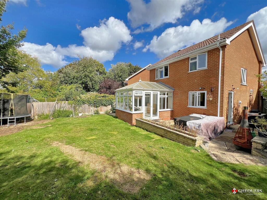 Fulmar Close, Kempshott, BASINGSTOKE - View 3