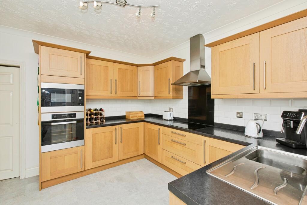 House in Nottingham, Long Eaton - More