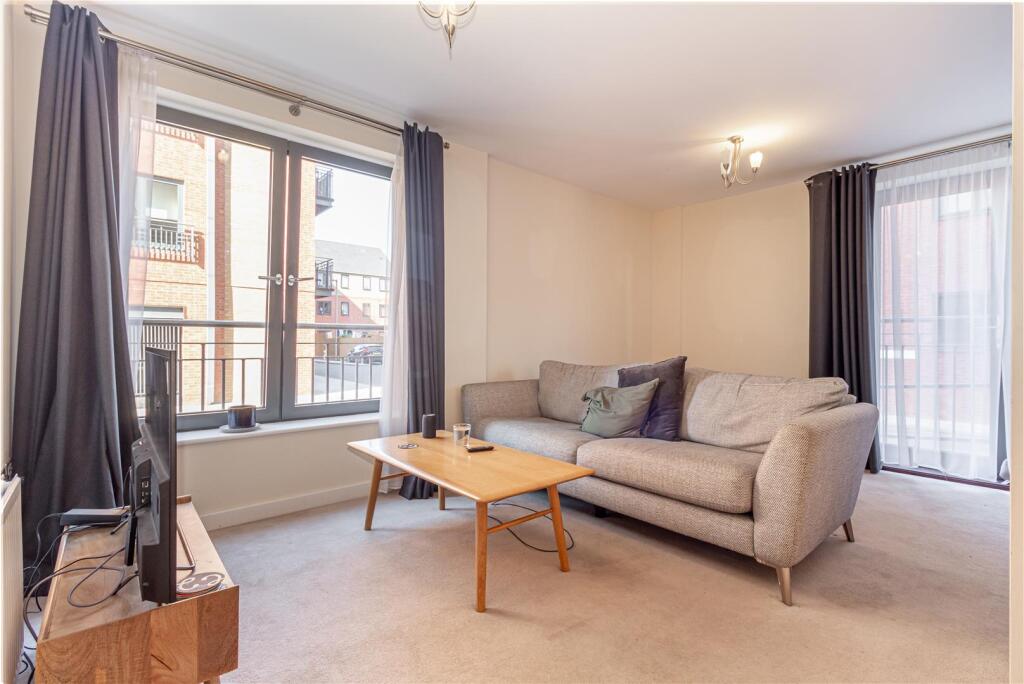 Apartment in Worcester, Worcestershire - View 4