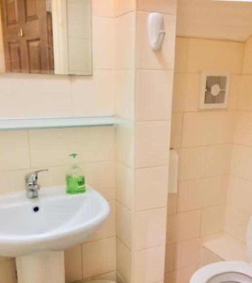 6 bedroom terraced house for rent