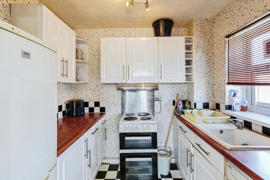 Apartment in Preston, Ingol and Tanterton - More