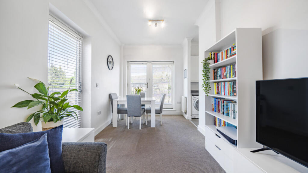 Apartment in London - More