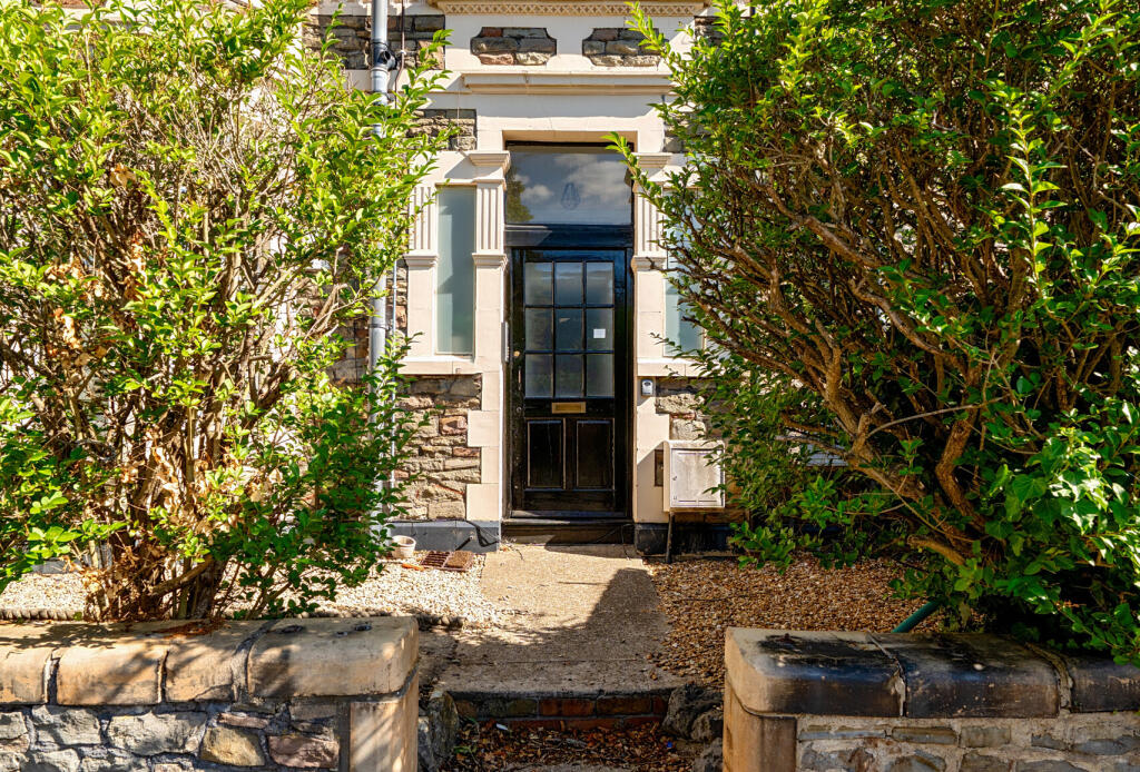 Apartment in Bristol - More