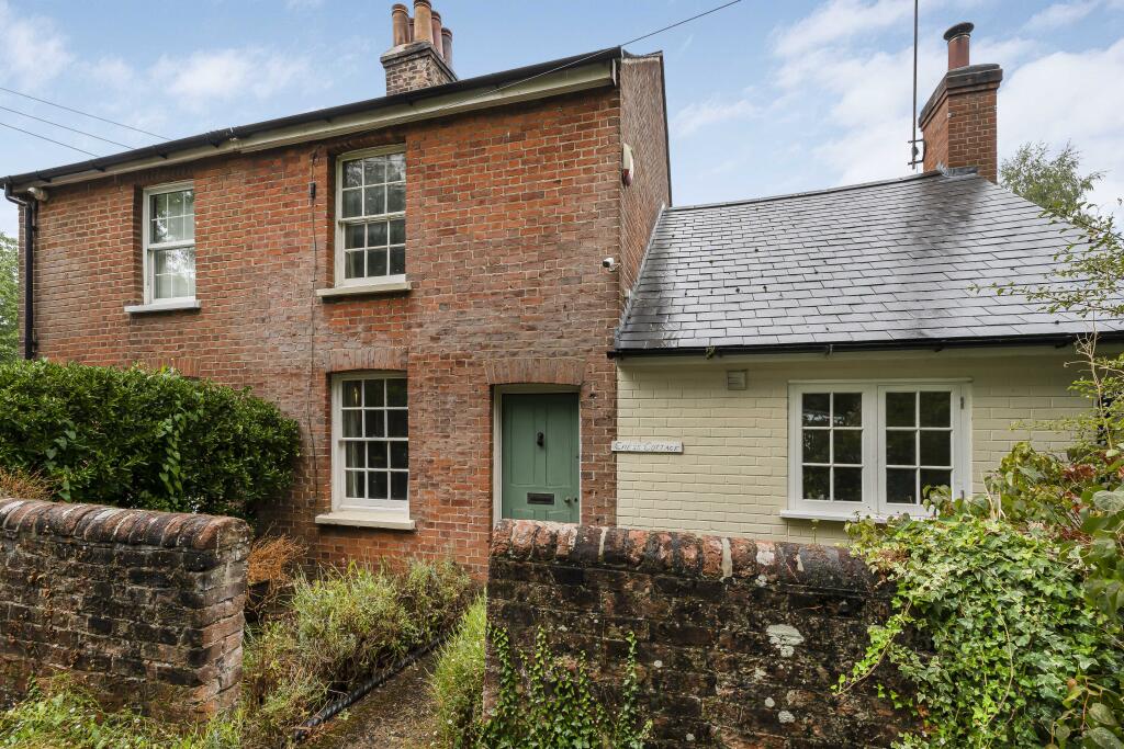 Main image of property: Lemsford Village, Lemsford, Welwyn Garden City, AL8