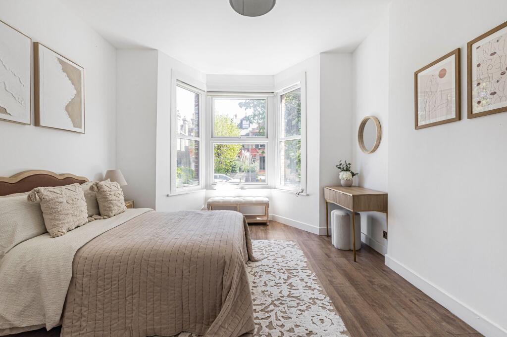 Apartment in London - More