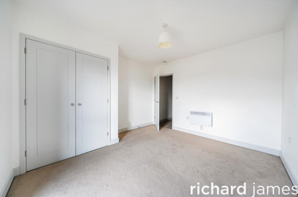 Apartment in Swindon - View 5