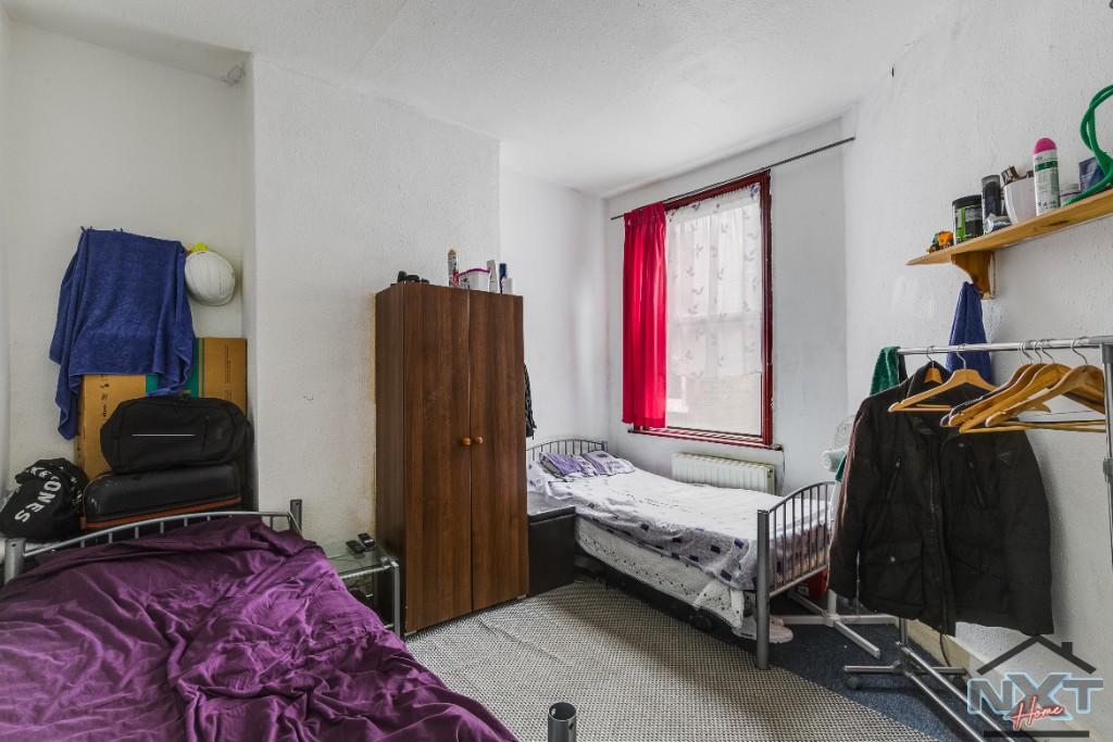 Brunswick Road, London, E10 photo 3