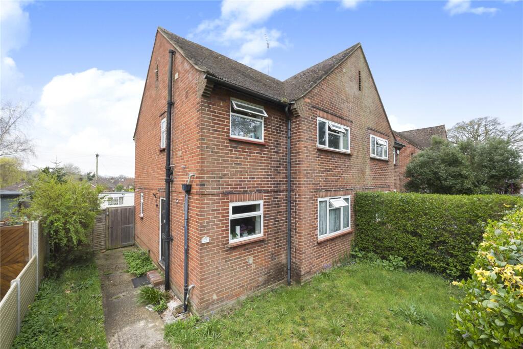 Main image of property: Victoria Road, Knaphill, Woking, Surrey, GU21