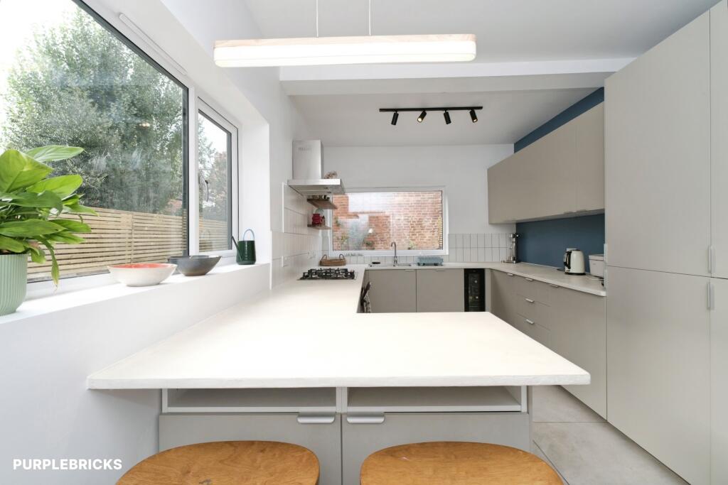 House in Nottingham, Beeston - More