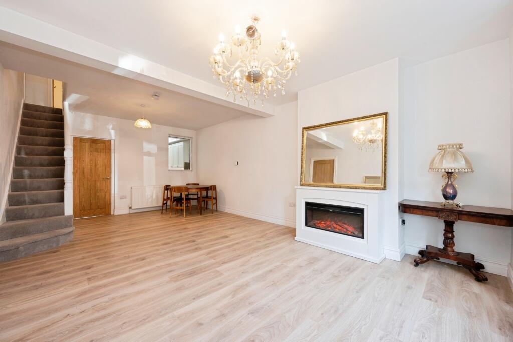 House in Twickenham - View 3
