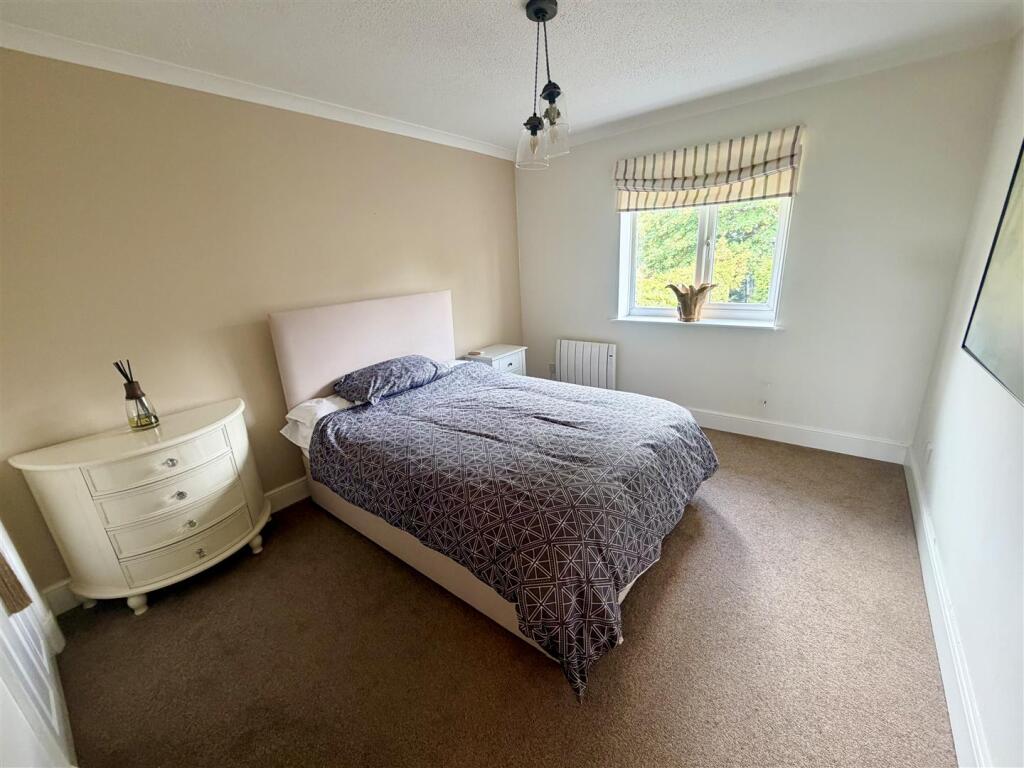 Apartment in Swindon - View 4