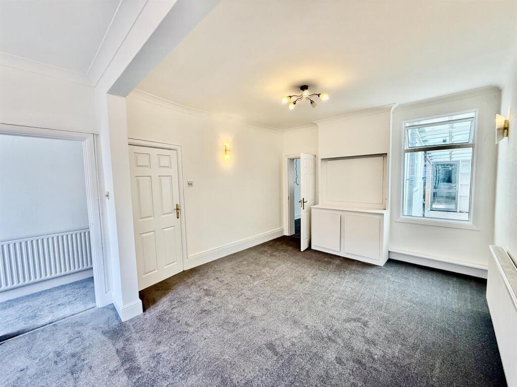 House in London - View 3